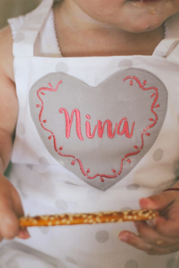 Kecelja za devojčice (Bela sa sivim tufnama)