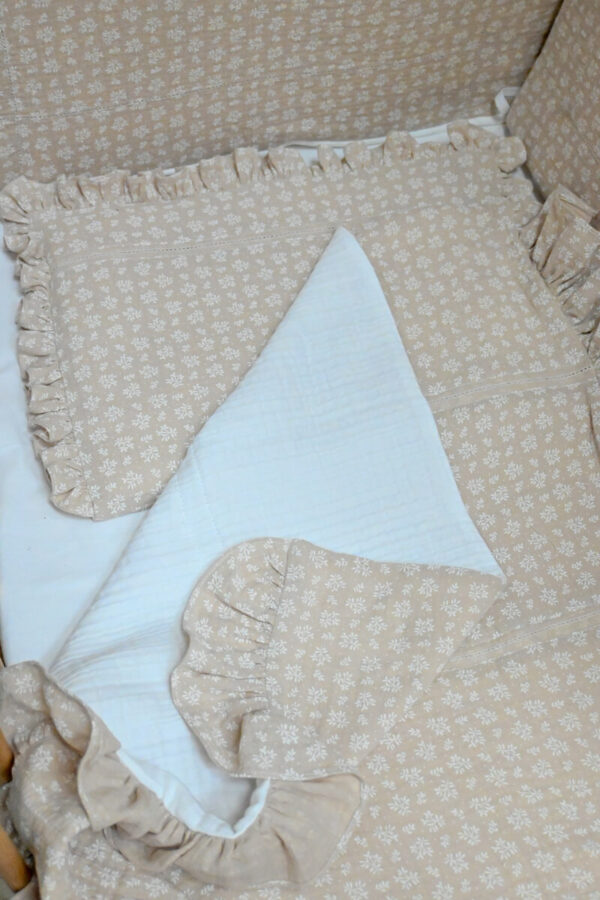 Bebi posteljina od duple gaze sa karnerićima