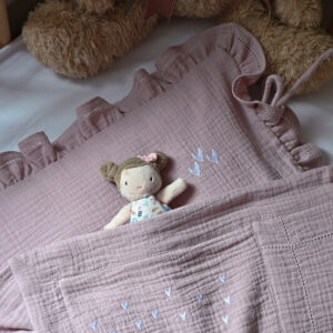 Posteljina za bebe od pamučnog muslina sa vezom srca “Ljubav” (lila/bela)