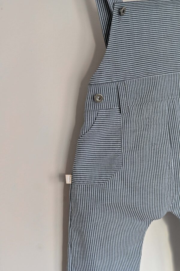 Dečije pantalone na tregere za dečake