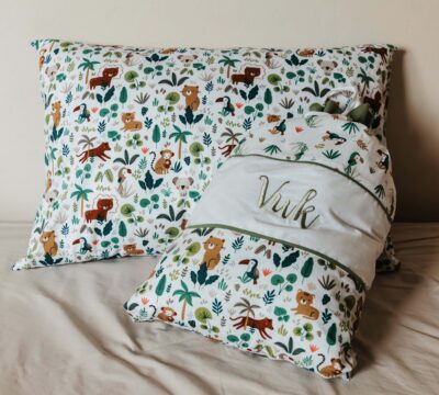 set-jastucnica-i-vrecica-sa-vezom-imena-jungle-set