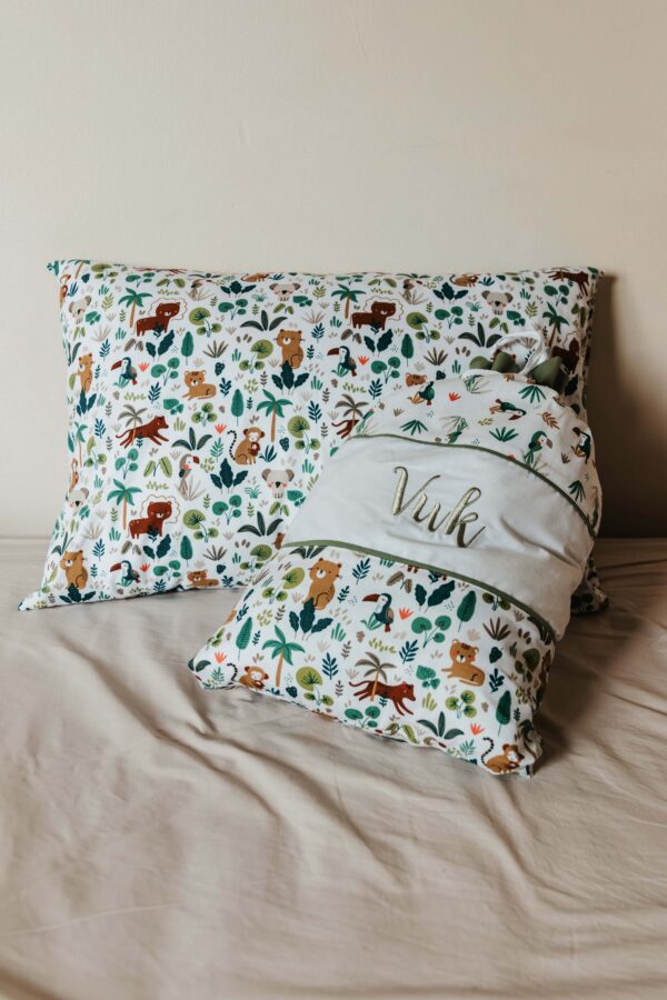 Set Jastučnica i vrećica sa vezom imena "Jungle"-Personalizovani poklon za vrtić
