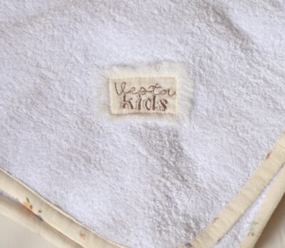 set-pamucnih-peskira-sa-detaljima-muslina-cvetici-kapuljača3