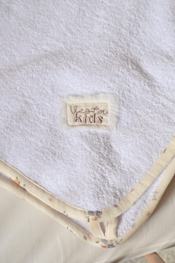 Peškir sa kapuljačom “Cvetići”