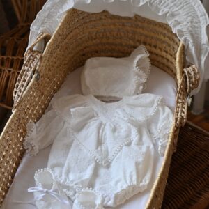 Set za iznošenje bebe premium pamuk "Bela čipka"