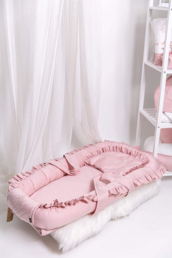 Bebi gnezdo "Ruffle" puder roze